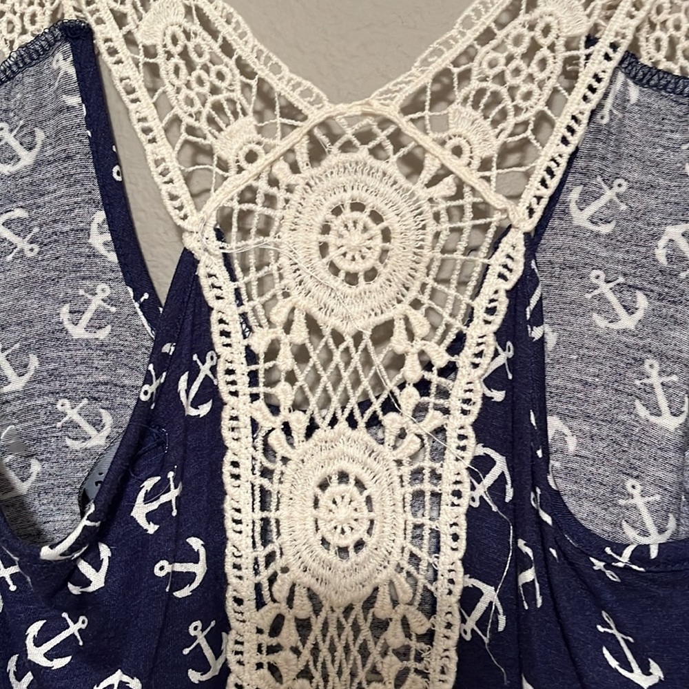 Tank top - Picture 3 of 5